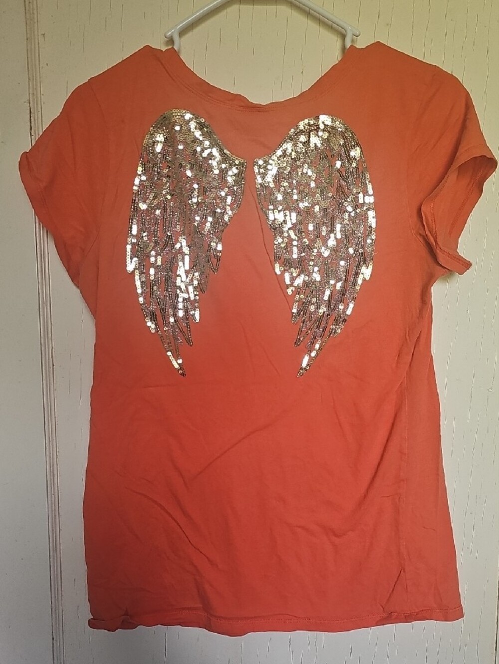 Womens XL Guess Orange V-Neck Sequin Logo Tee - Picture 2 of 2